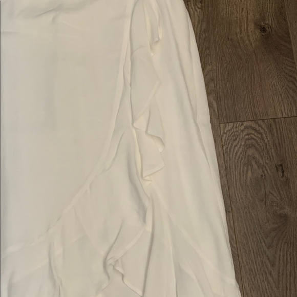 cupcakes & cashmere Cream High-Low Skirt - Picture 2 of 7